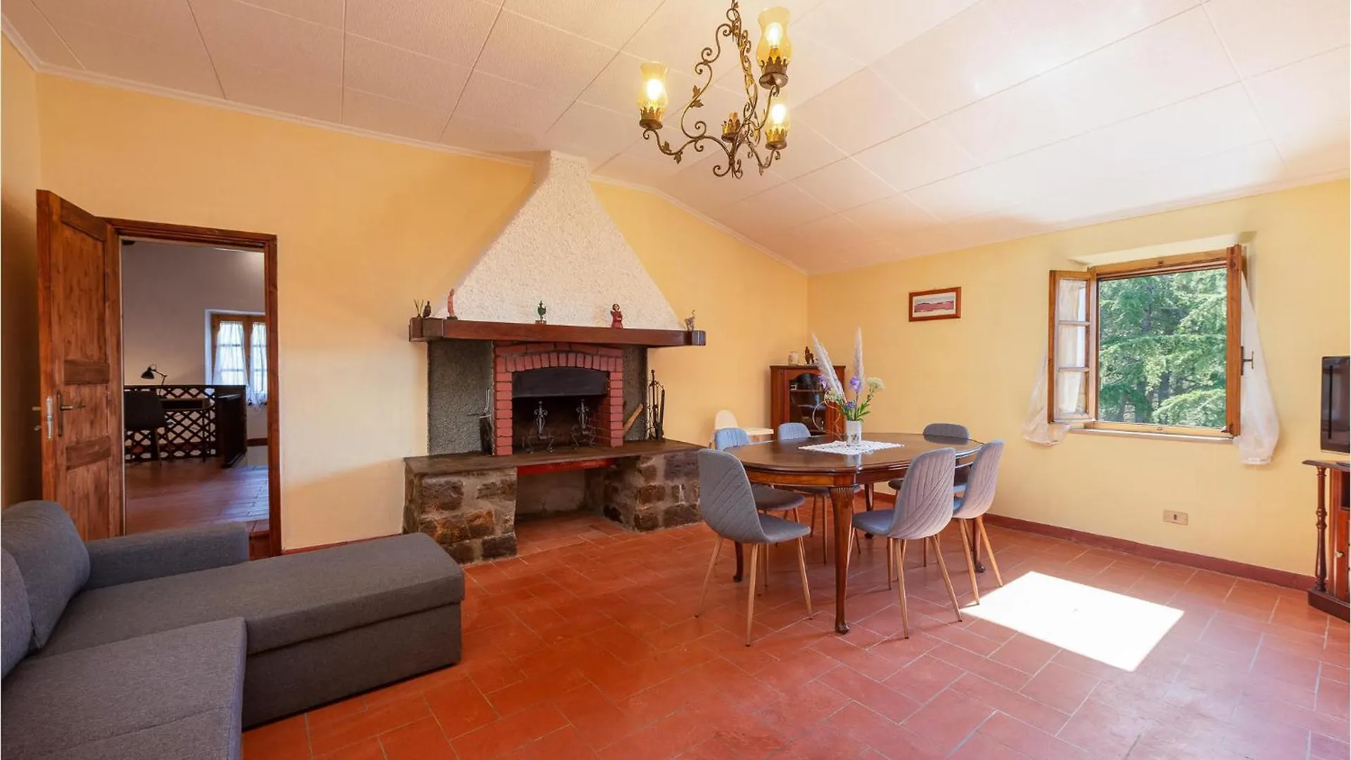 Feriehus Cozy Home In Massa Marittima Gr With Kitchen