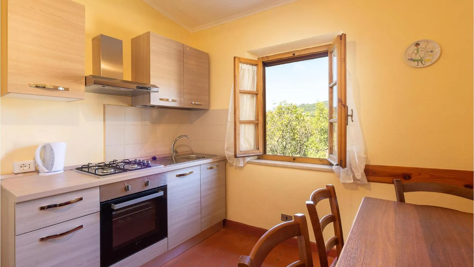Cozy Home In Massa Marittima Gr With Kitchen